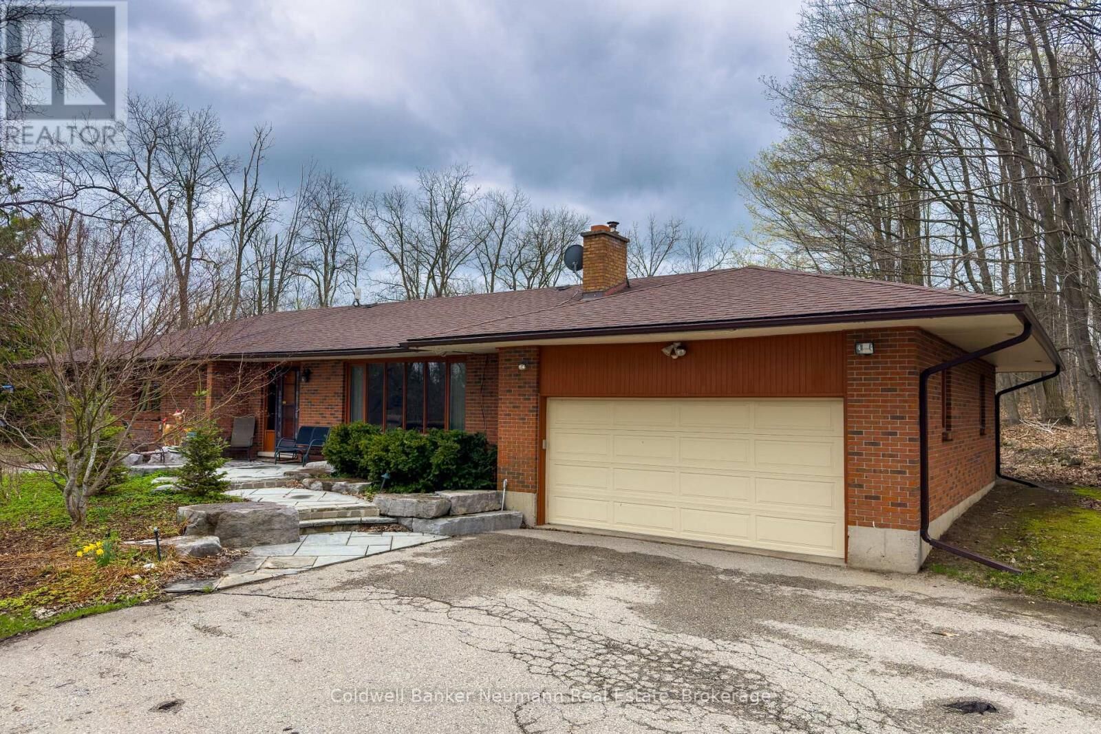 Property Photo: 4711 Watson Road South ON N0B 2J0