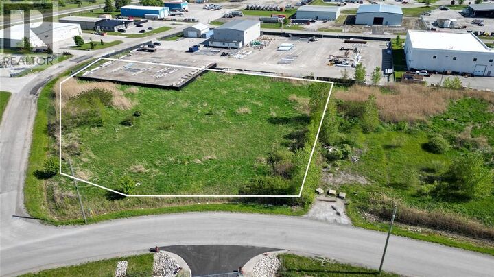 Property Photo:  511 Gladwish Drive  ON N7T 7H3 