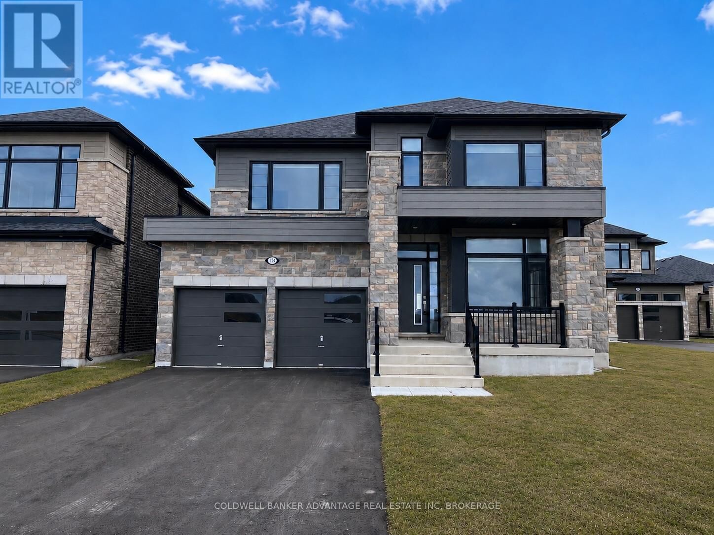 Property Photo:  714 Daimler Parkway  ON L3B 0H2 