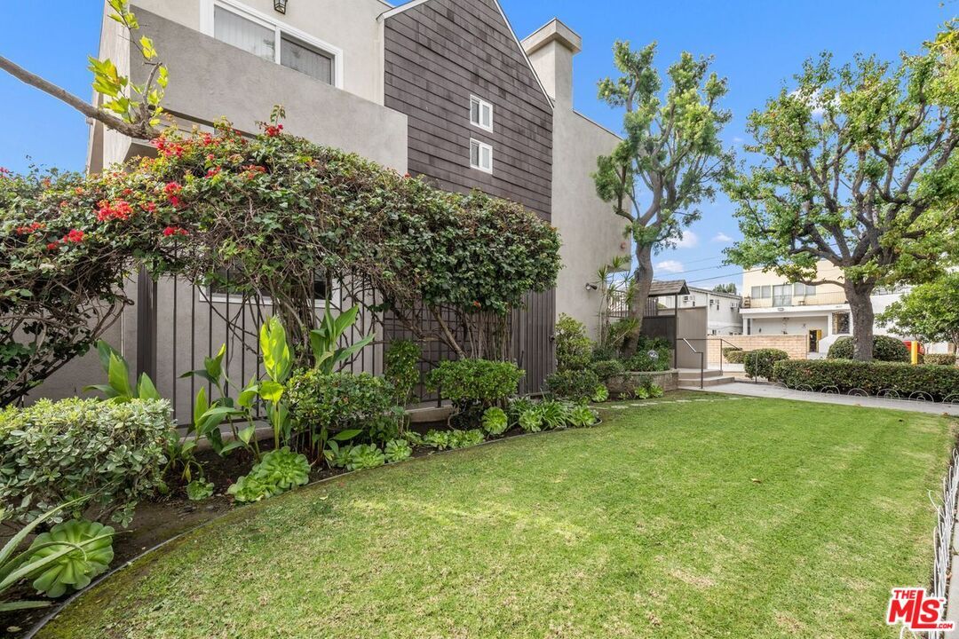 Property Photo:  1420 Princeton St  CA 90404 