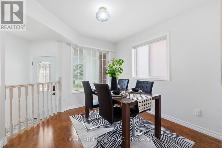 Property Photo:  26 Highmont Court  ON K2T 1B2 