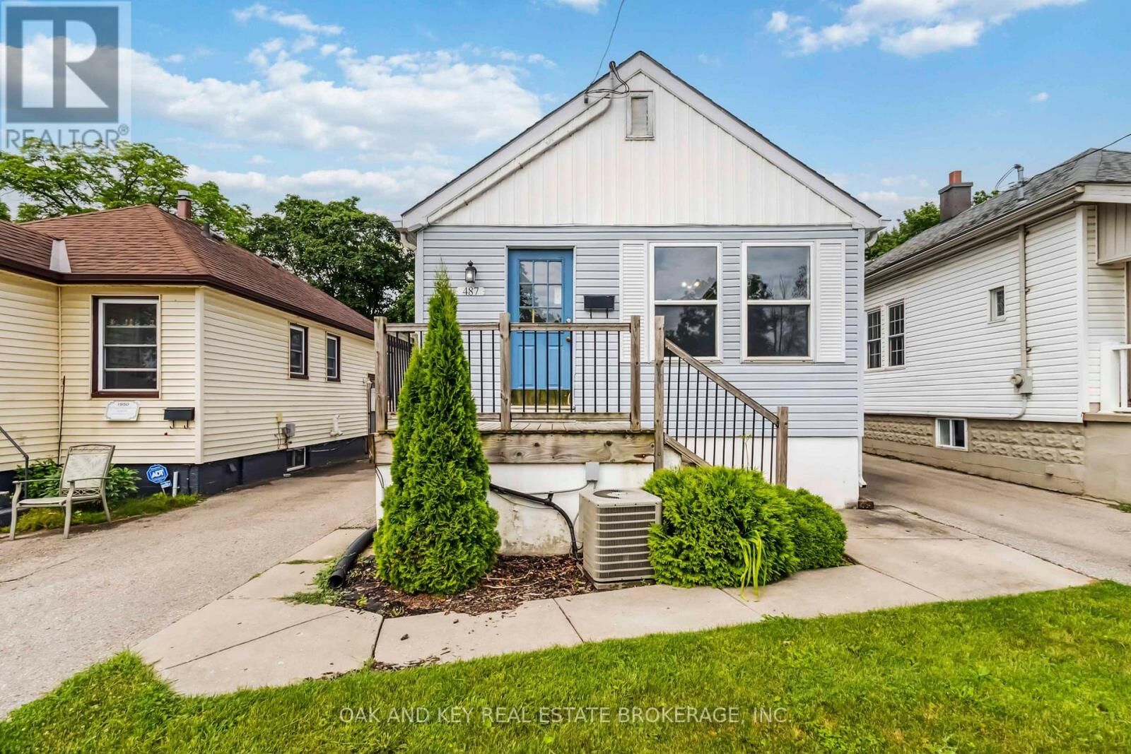 Property Photo: 487 Burbrook Place ON N5W 4B5