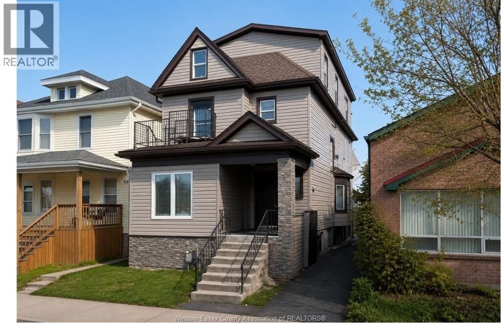 Property Photo:  446 Wyandotte Street West  ON N9A 5X4 