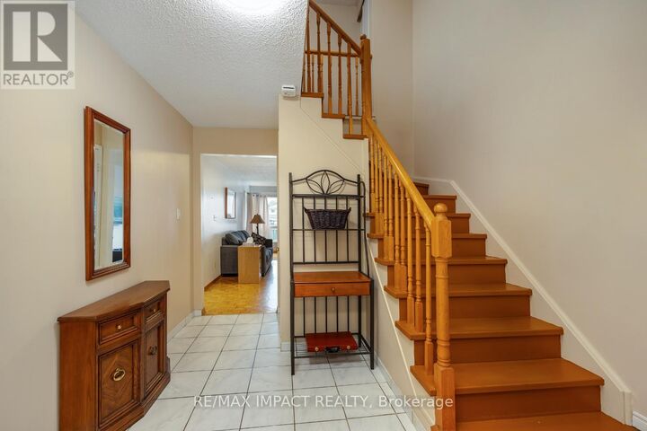 Property Photo:  820 Bennett Crescent  ON L1K 1V4 
