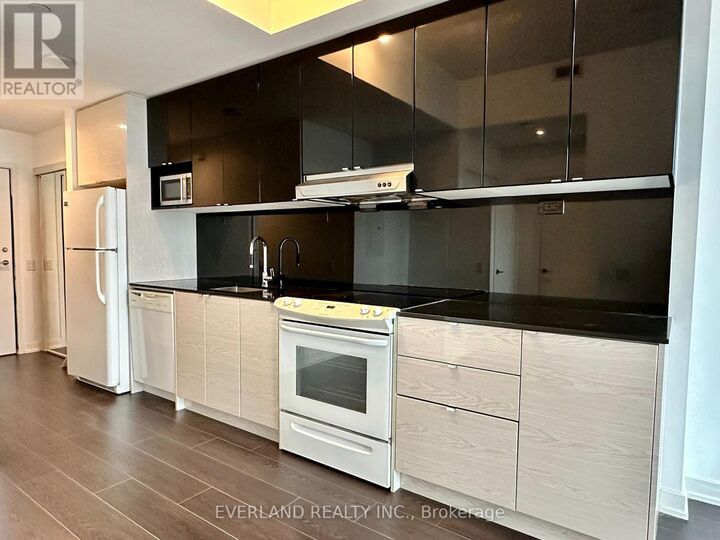 Property Photo:  72 Esther Shiner Boulevard 710  ON M2K 0C4 