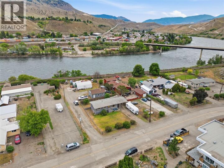 Property Photo: 421 Tingley Street BC V0K 1A0