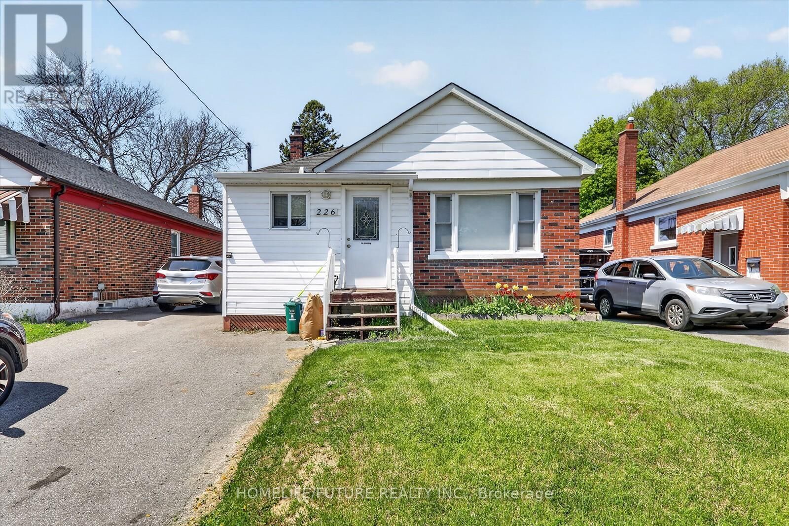 Property Photo:  226 Wilson Road South  ON L1H 6C3 