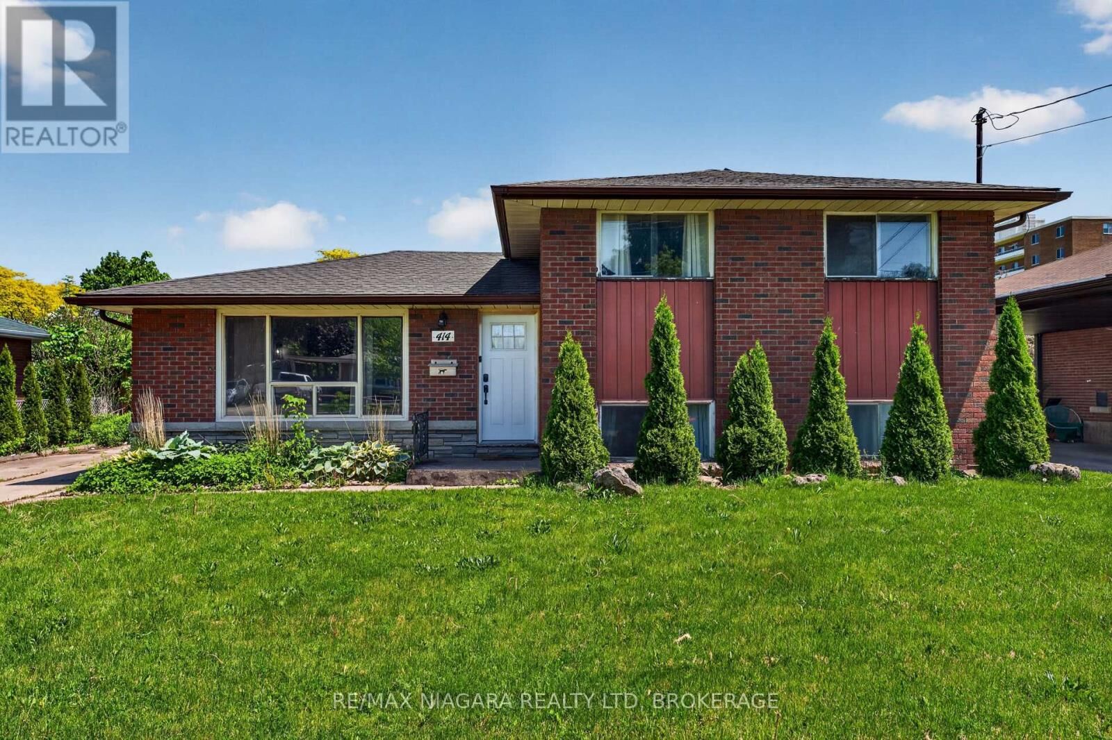 Property Photo: 414 Bunting Road ON L2M 3Z2