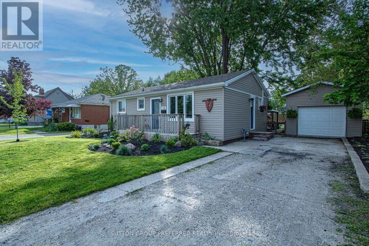 Property Photo: 139 Keefer Street ON N7G 1E1