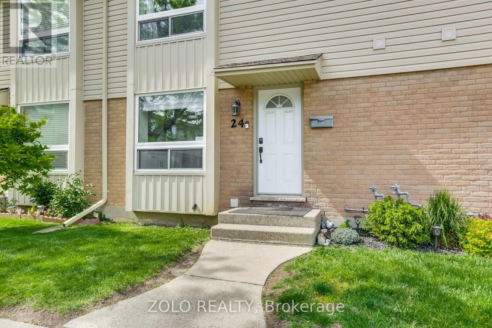 Property Photo: 626 Wharncliffe Road South 24 ON N6J 2N4