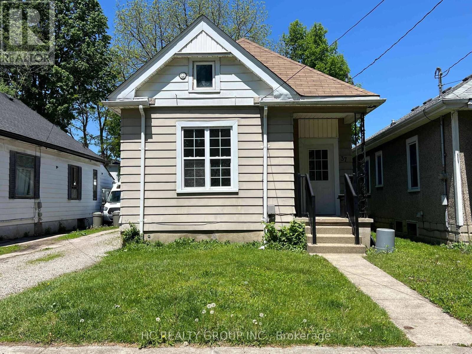 Property Photo:  37 Empress Avenue  ON N6H 1M6 