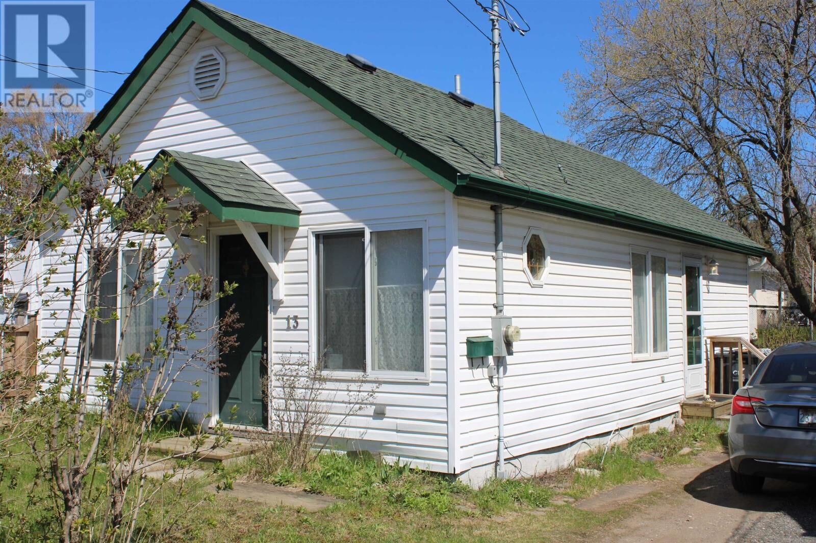 Property Photo: 13 Kenogami Ave N ON P7A 6C5