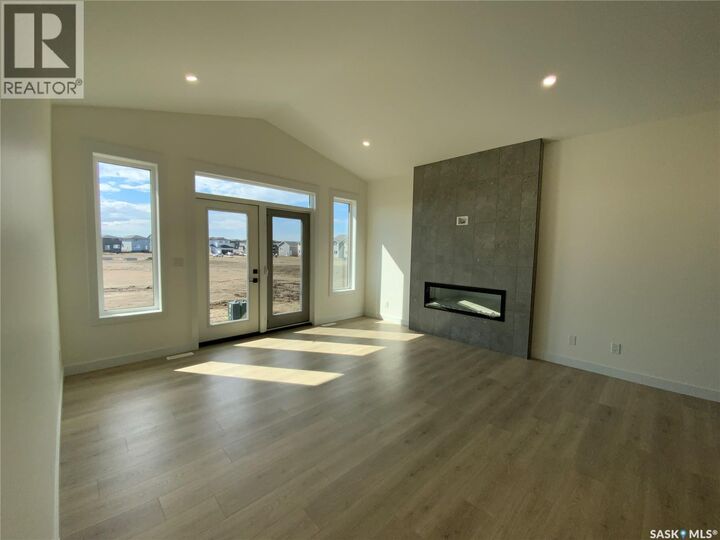Property Photo: 242 Doran Way SK S7H 4N2