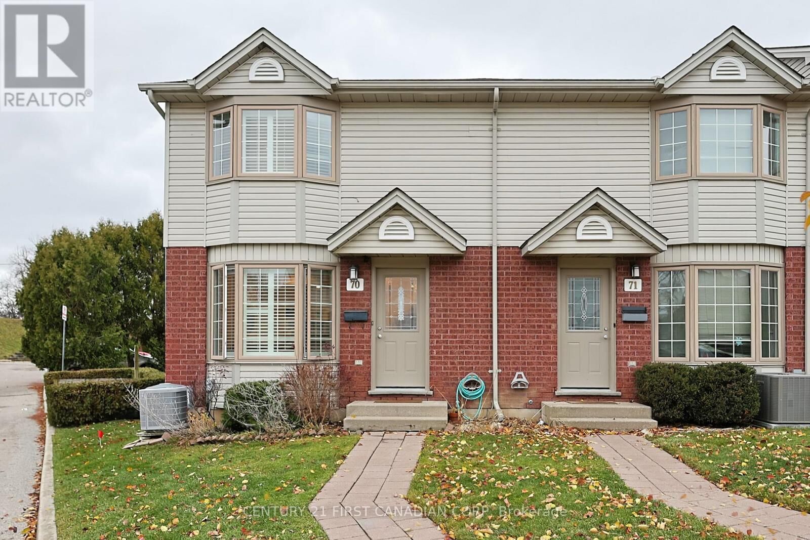 Property Photo:  70 Chapman Court 70  ON N6G 4Z4 