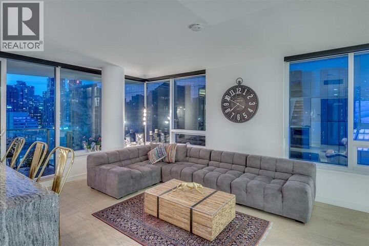 Property Photo:  68 Smithe Street Ph2015  BC V6B 0P4 
