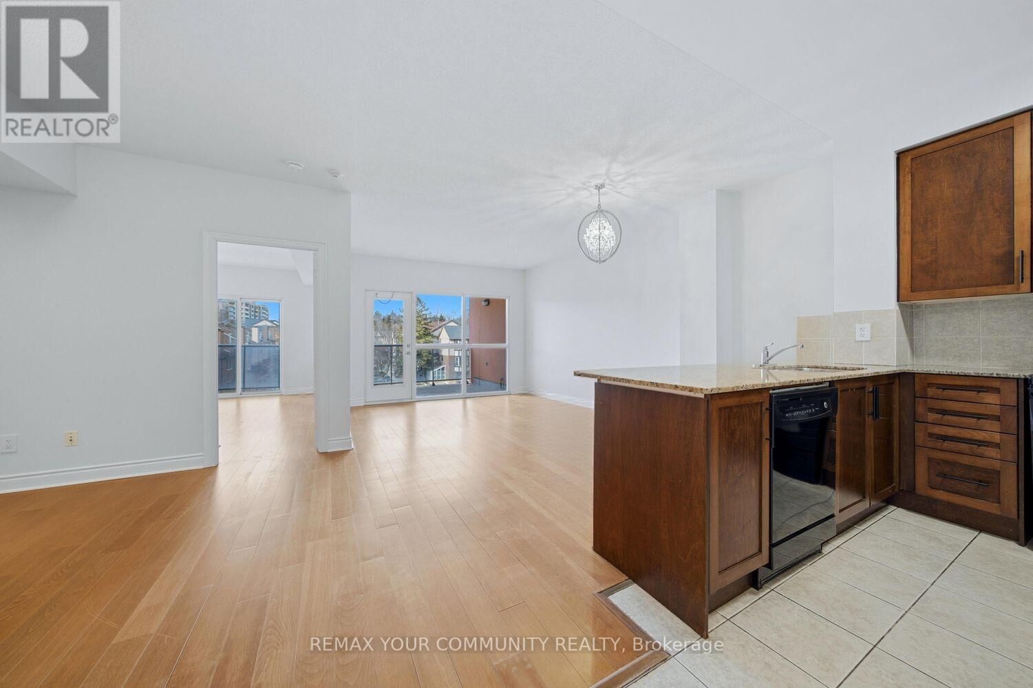 Property Photo: 160 Woodbridge Avenue 409 ON L4L 0B8