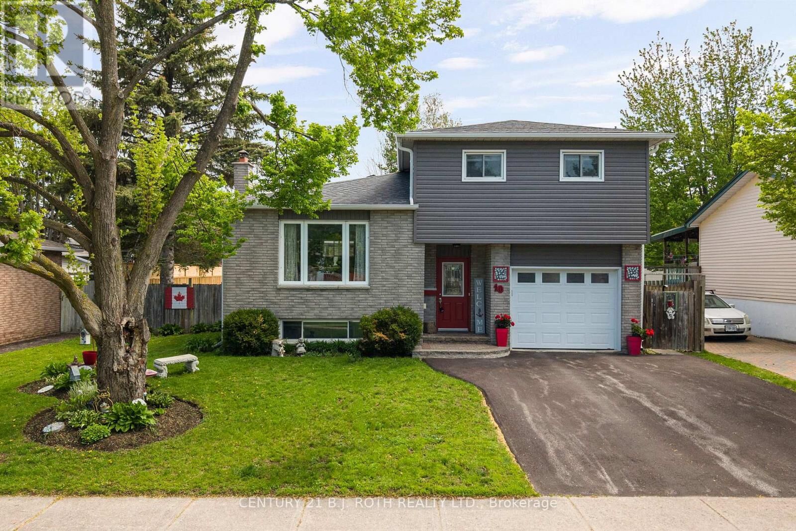 Property Photo: 10 Andrea Crescent ON L3V 6W5