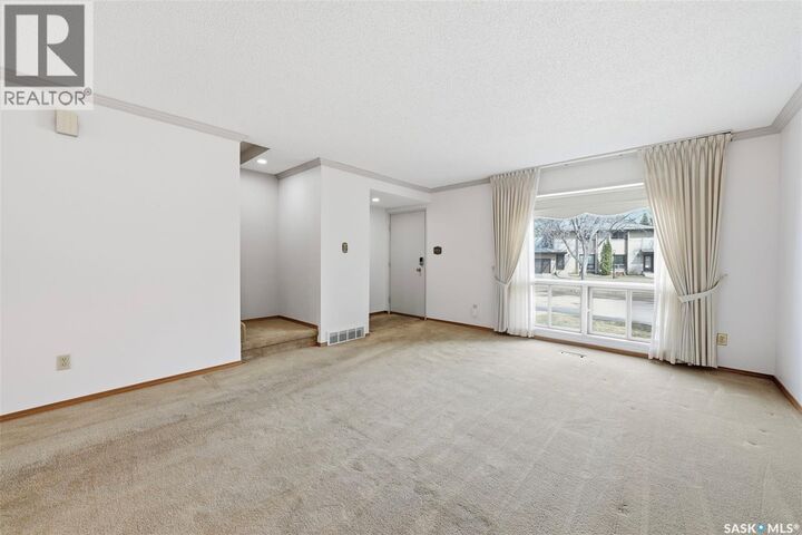Property Photo:  3 425 Pinehouse Drive  SK S7K 5R2 