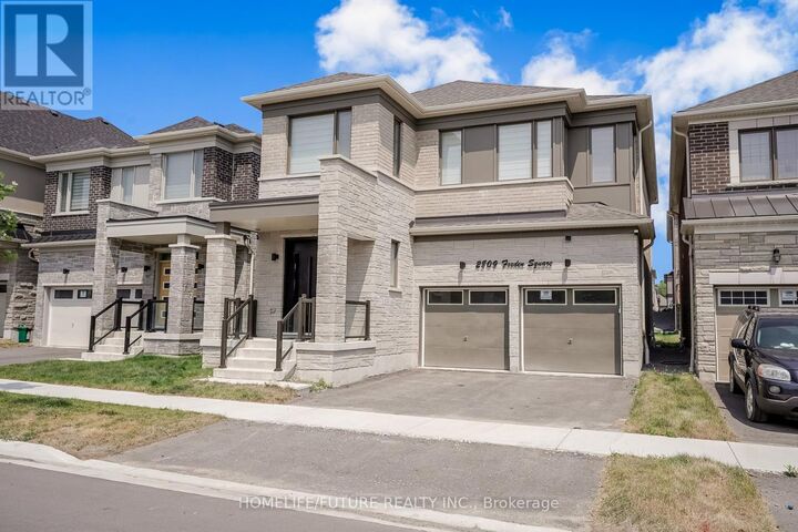 Property Photo:  2809 Foxden Square  ON L1X 0N8 
