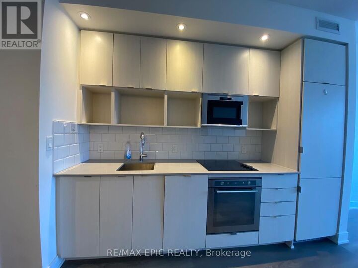 Property Photo:  89 McGill Street 2510  ON M5B 0B1 