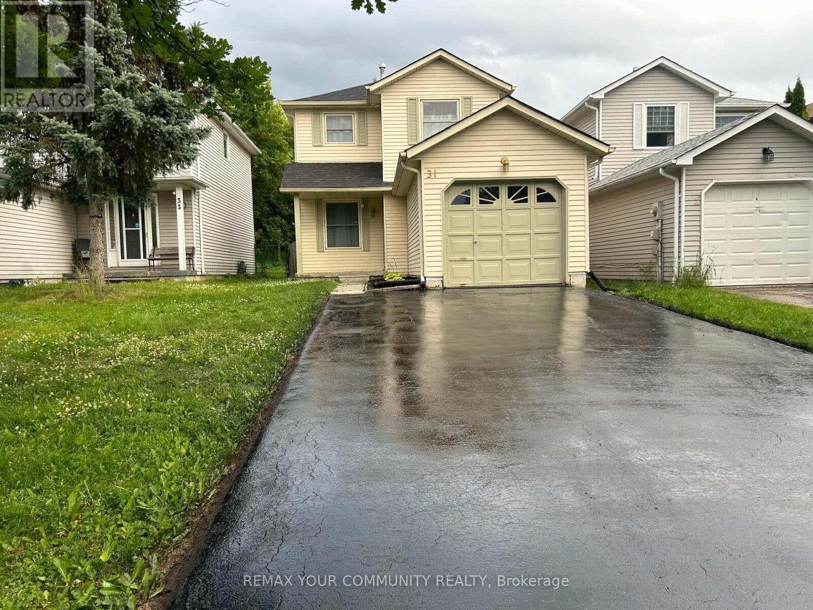 Property Photo: 31 D'Ambrosio Drive ON L4N 6V6