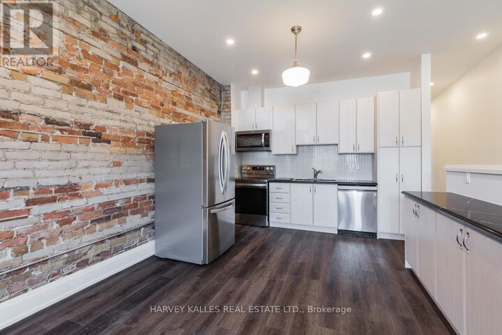 Property Photo: 657 St Clair Avenue West Upper ON M6C 1A7