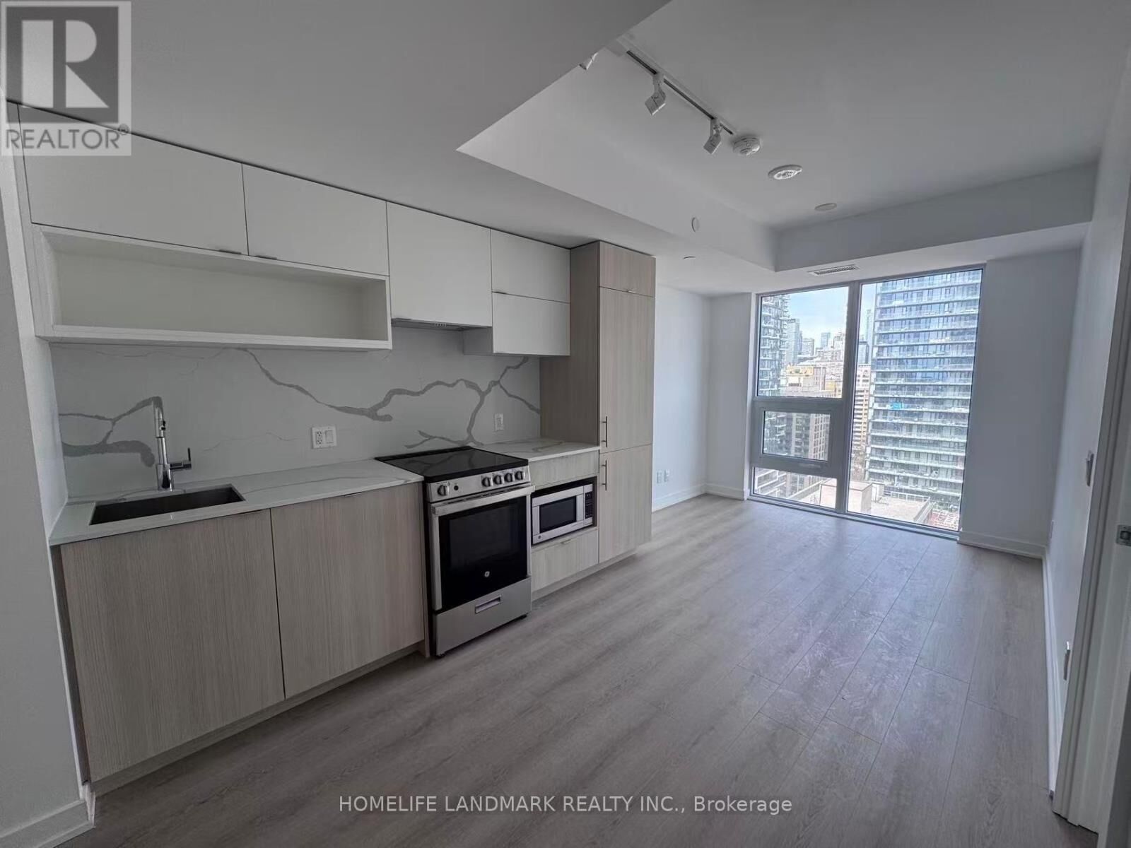 Property Photo: 100 Queen Street 2002 ON M5C 0B5