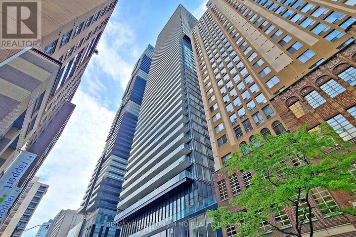 Property Photo:  15 Grenville Street 3503  ON M4Y 1A1 