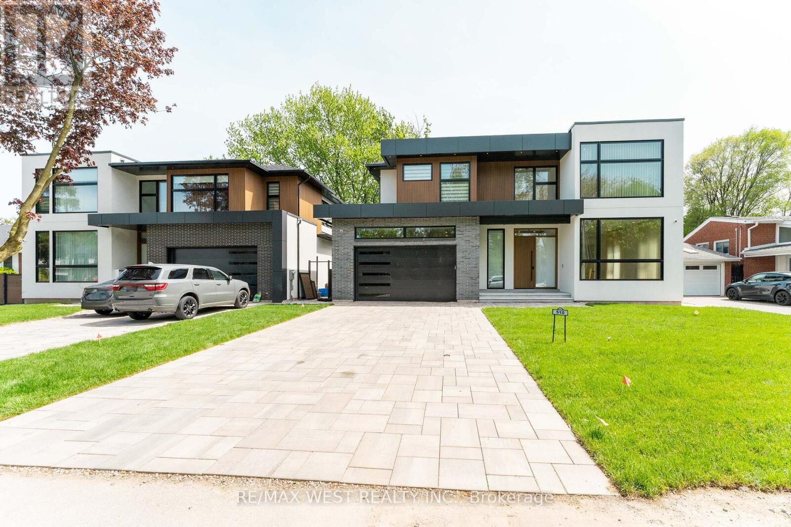 Property Photo:  510 Wellington Crescent  ON L6L 4X5 