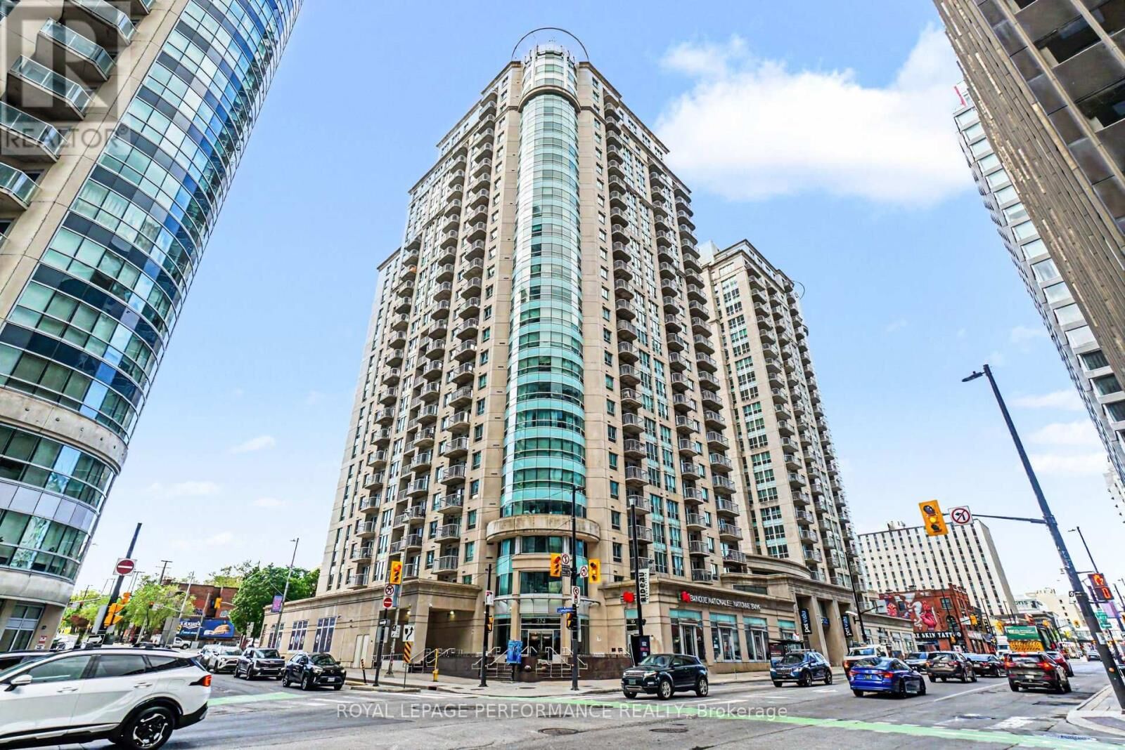Property Photo:  234 Rideau Street 2205  ON K1N 0A9 