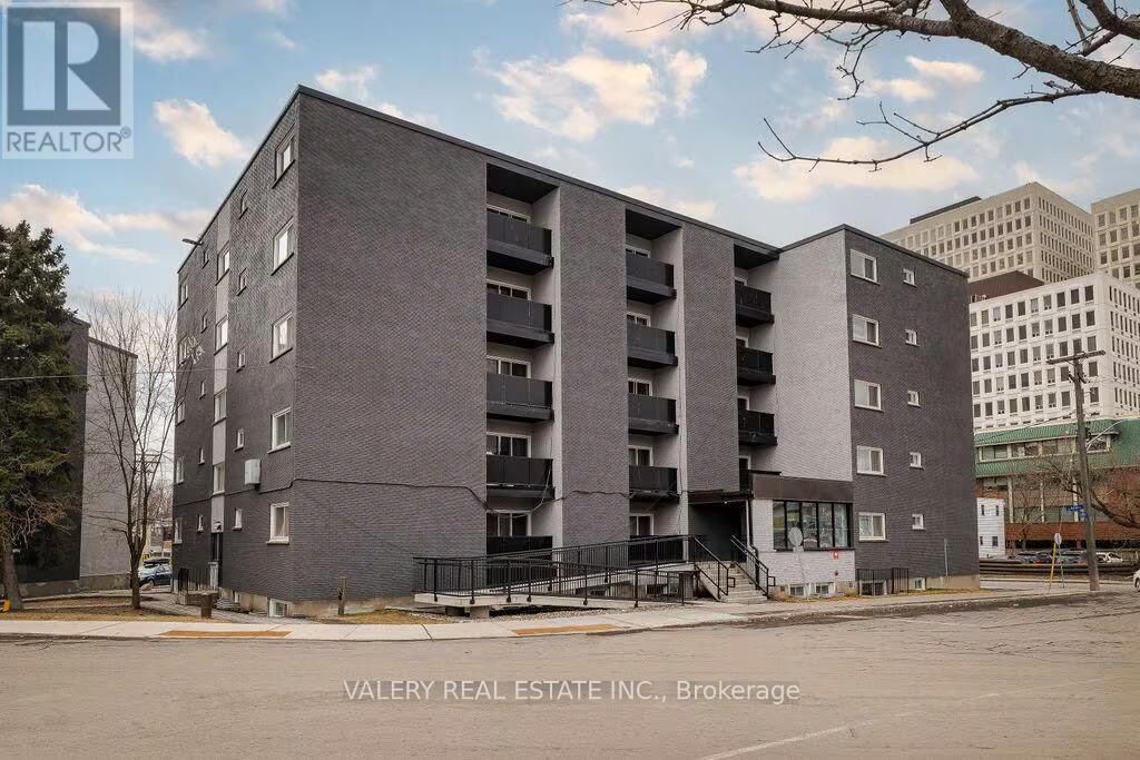 Property Photo:  50 Selkirk Street 104  ON K1L 6M9 