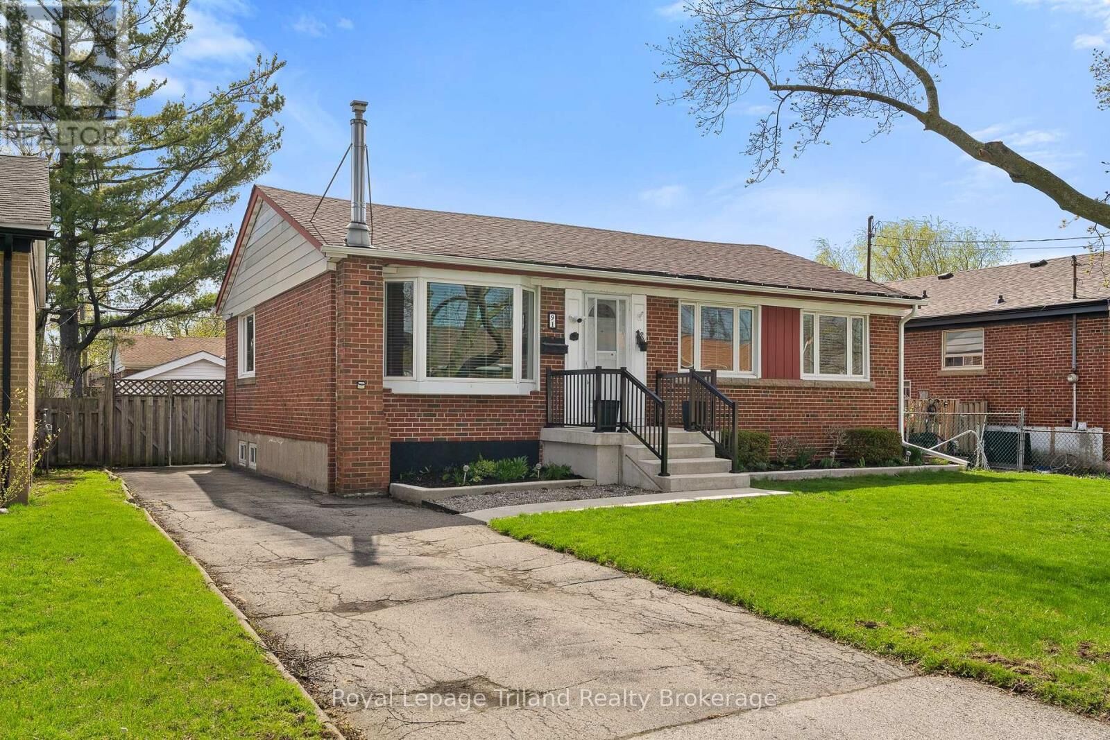 Property Photo: 91 Wise Crescent ON L8T 2L7