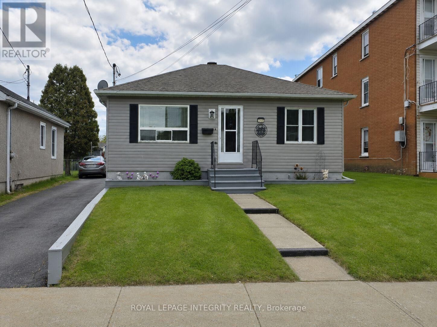 Property Photo:  145 Danis Avenue  ON K6H 5E5 