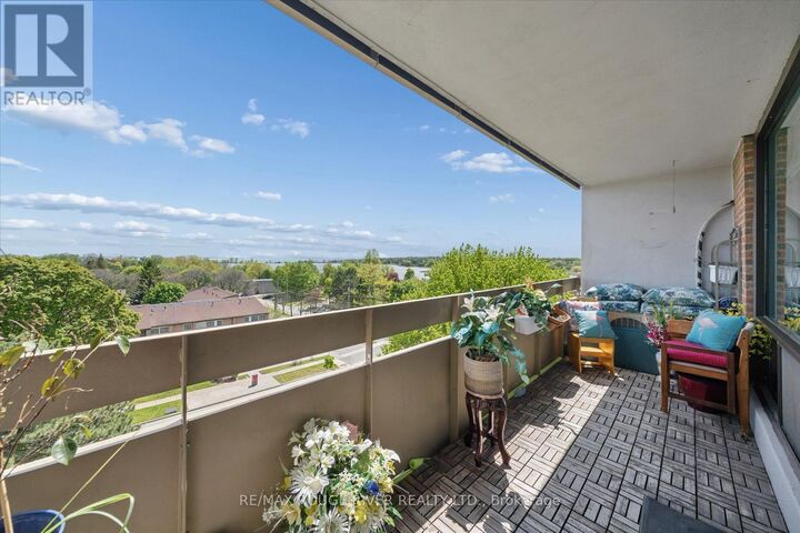 Property Photo: 1210 Radom Street 608 ON L1W 2Z3