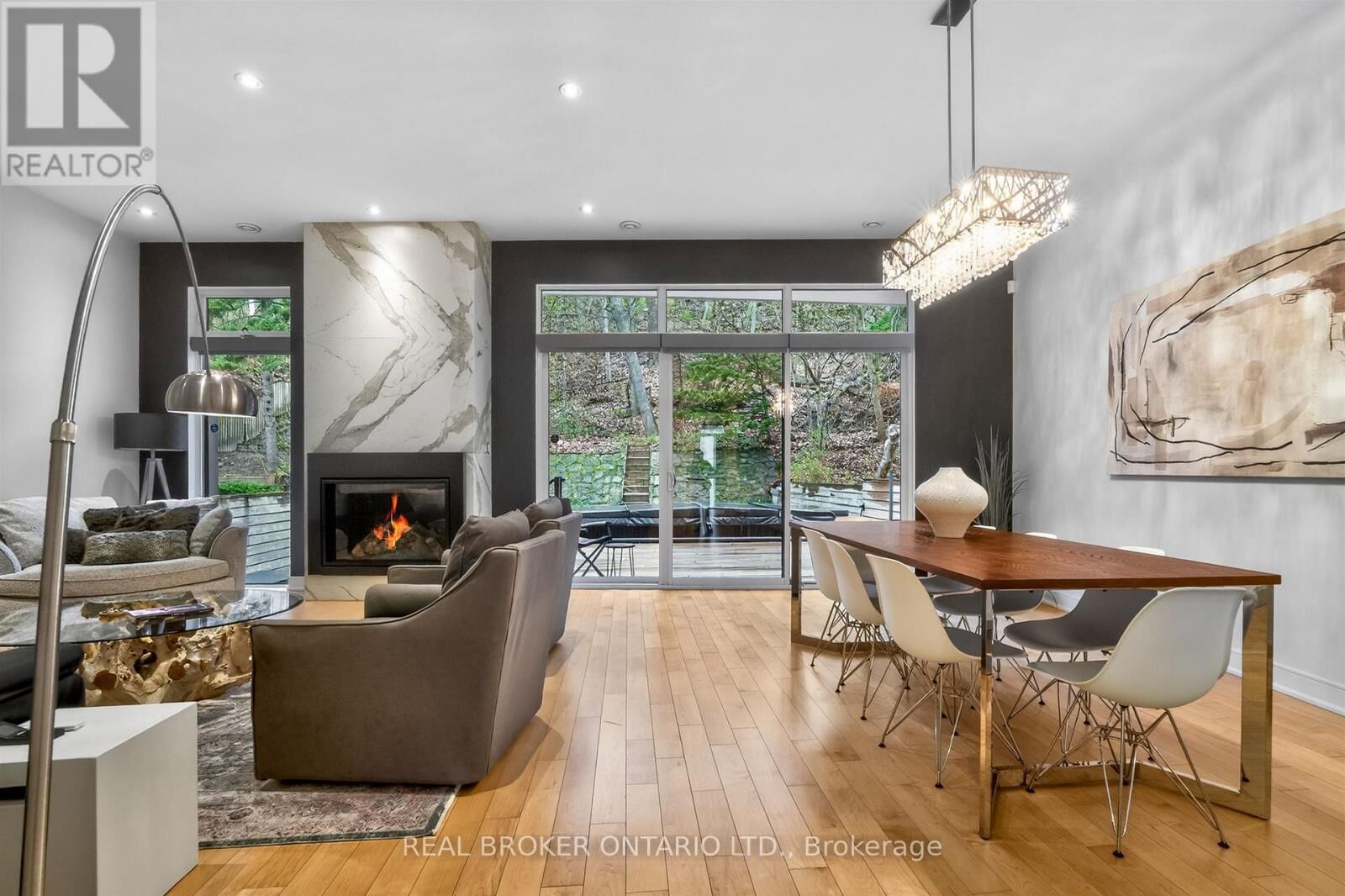 Property Photo:  88 South Kingsway Way  ON M6S 3T3 