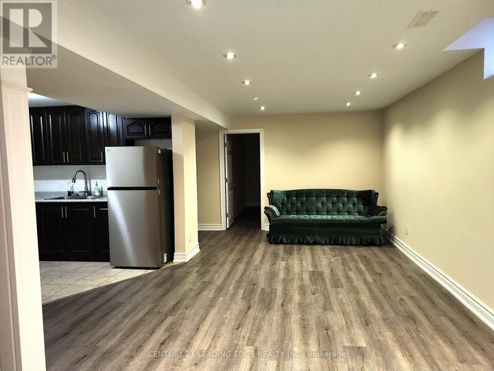 Property Photo:  140 Roxbury Street Bsmt  ON L3S 3T4 