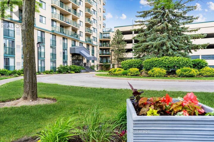 Property Photo: 75 Ellen Street 1107 ON L4N 7R6