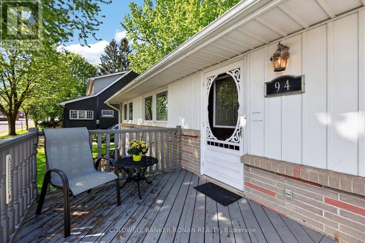 Property Photo:  94 Queen Street South  ON L0G 1W0 
