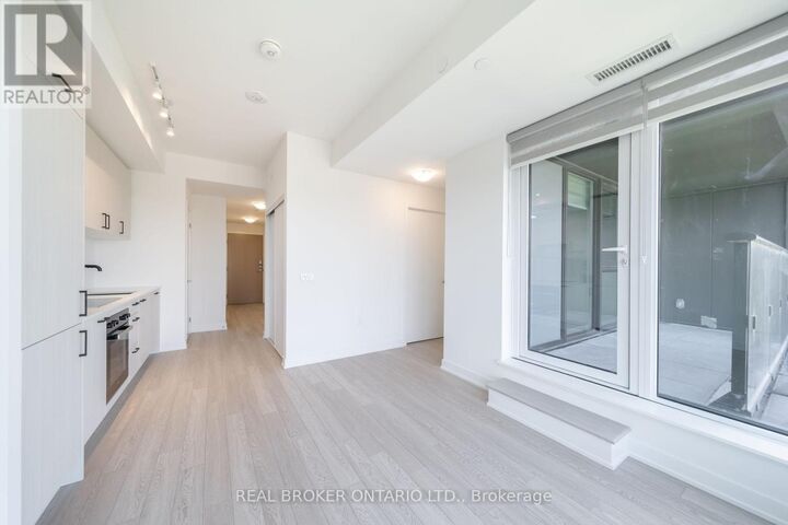 Property Photo: 1 Quarrington Lane 3704 ON M3C 0S4