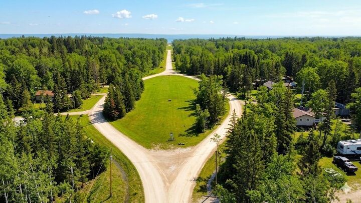 Property Photo: 24 Brewster Bay MB R0C 1B0
