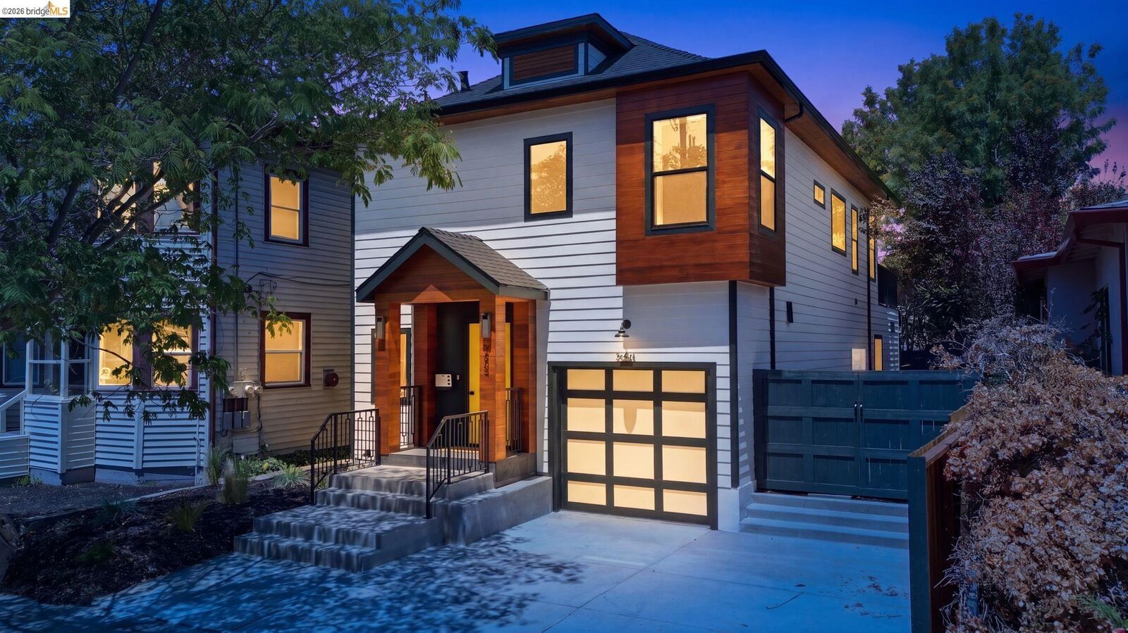 Property Photo:  546 61st St  CA 94609 