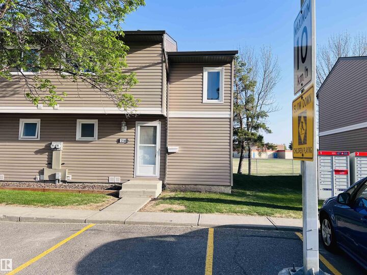 Property Photo:  2544 79 Street NW  AB T6K 3Y4 
