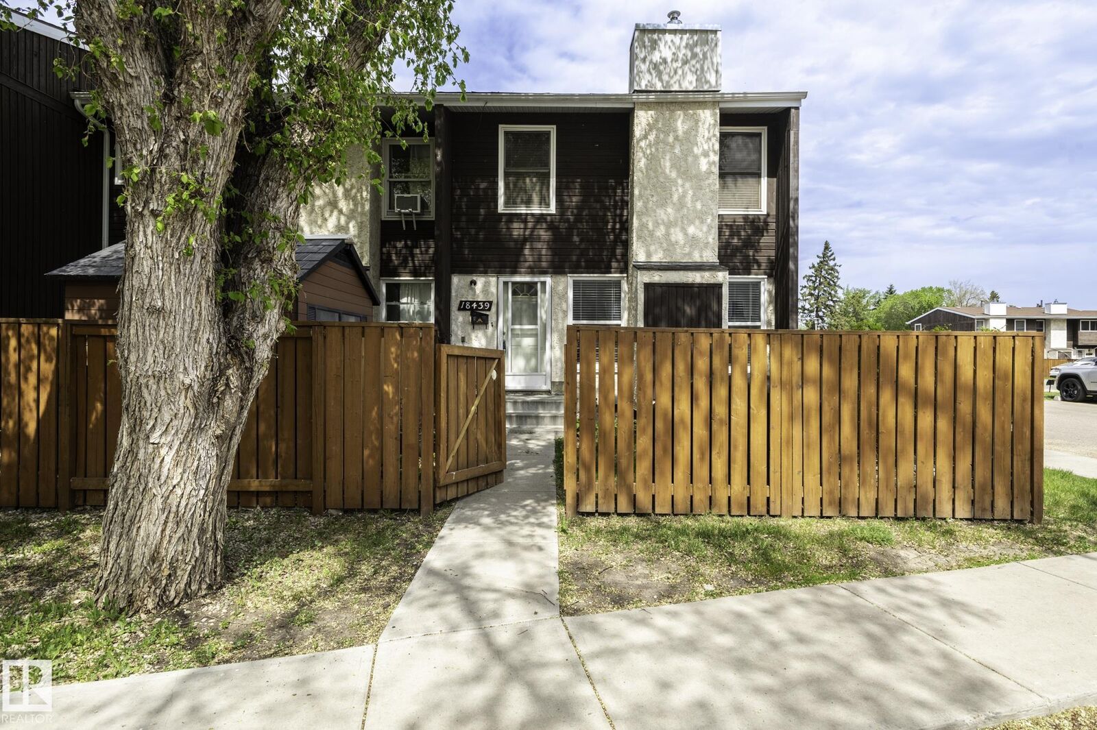 Property Photo:  18439 66 Avenue NW  AB T5T 1Z5 