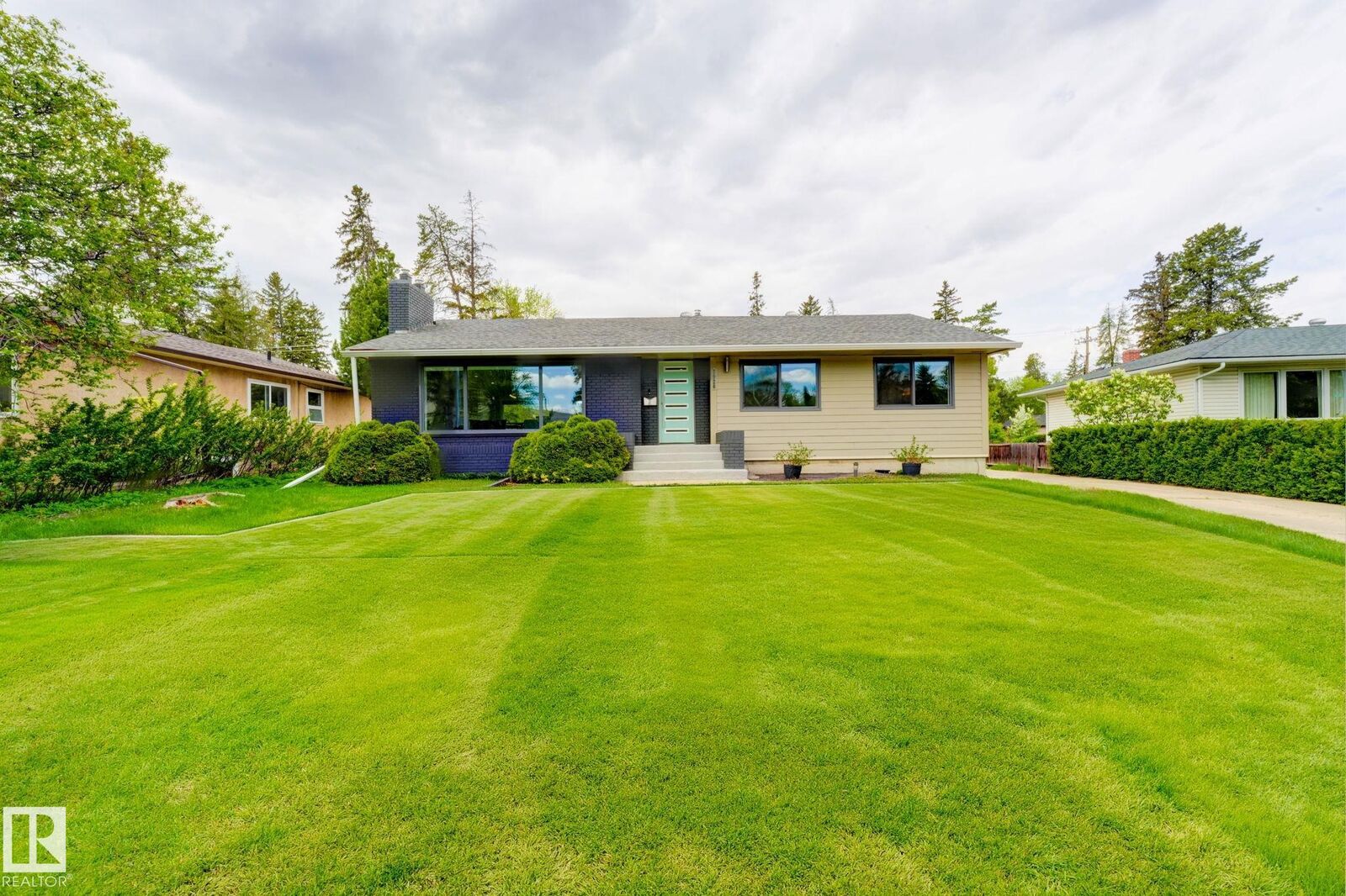 Property Photo:  7920 119 Street NW  AB T6G 2L4 