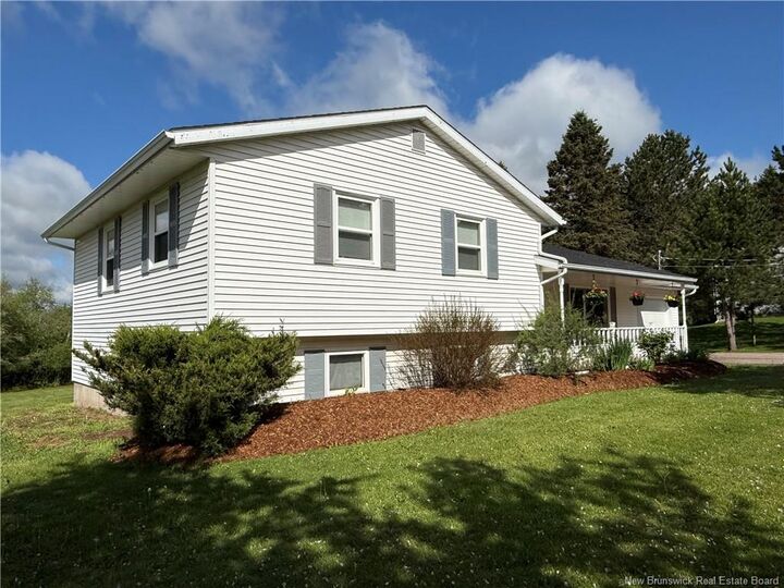 Property Photo:  15 Fennell Drive  NB E4G 2N1 