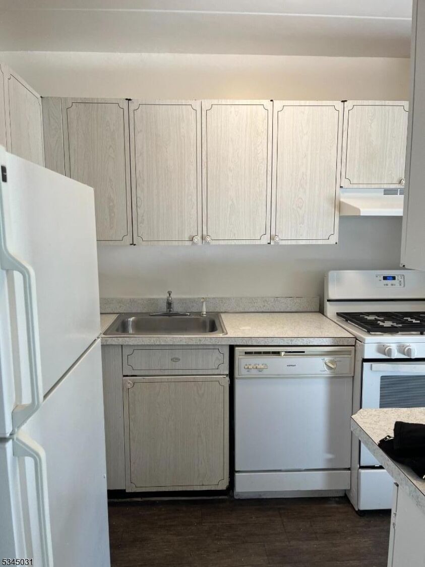 Property Photo:  173 S Orange Ave 3B  NJ 07079 