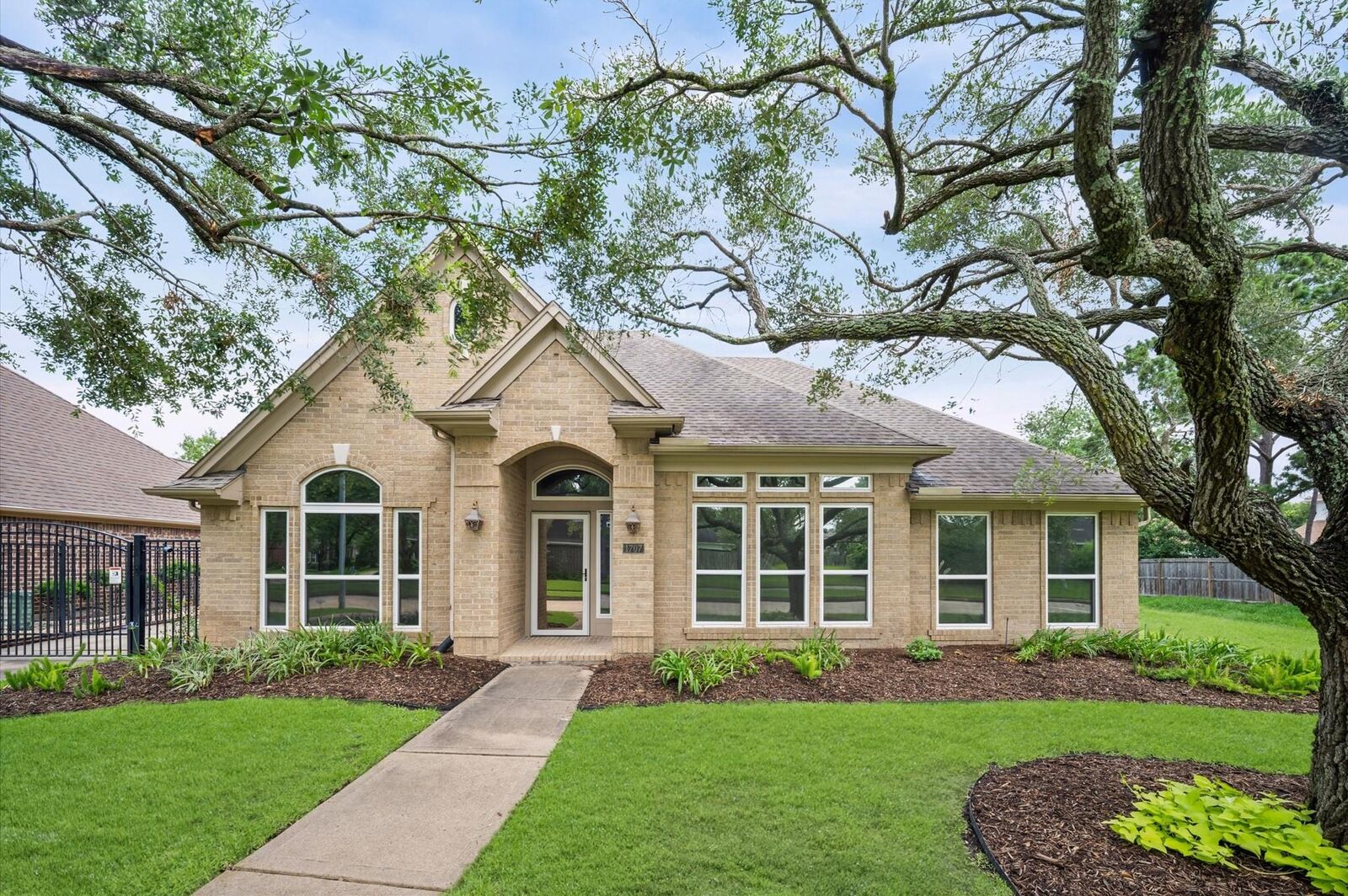 Property Photo: 1707 Crescent Green Drive TX 77094