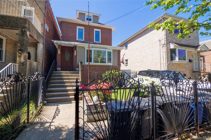 Property Photo:  1715 Hering Avenue  NY 10461 