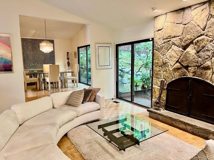 Property Photo:  19 Rolling Way  NY 10956 