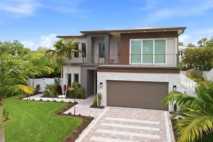Property Photo:  1805 Goldenrod Street  FL 34239 